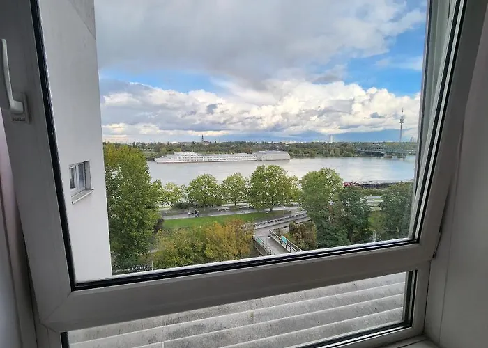 Lovely For 4 On The Danube River - Free Private Parking Appartement