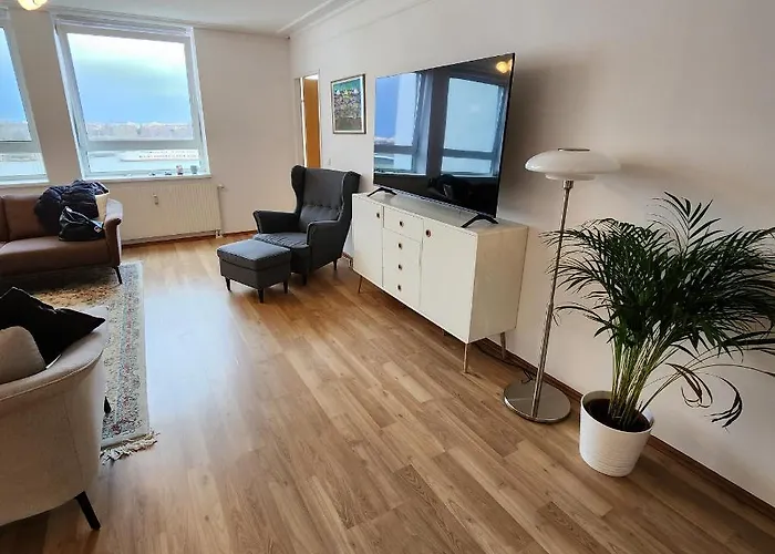 Lovely For 4 On The Danube River - Free Private Parking *