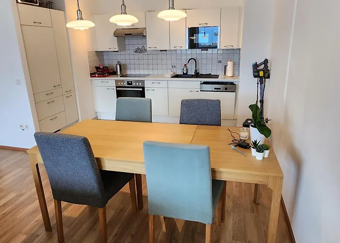 Lovely For 4 On The Danube River - Free Private Parking Appartement Vienne