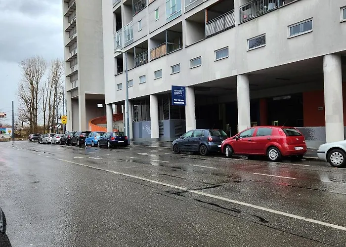 Lovely For 4 On The Danube River - Free Private Parking Appartement Vienne